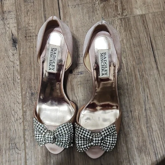 Heels 👠 - Picture 1 of 7